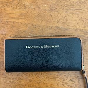 Dooney & Bourke wallet